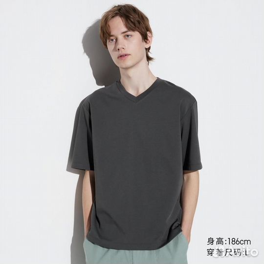 Футболка Uniqlo Airism c V вырезом