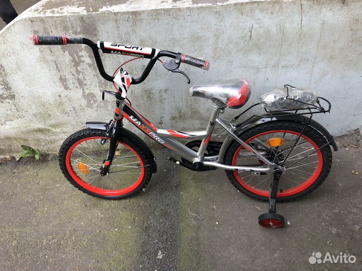 Детский велосипед четырехколесный