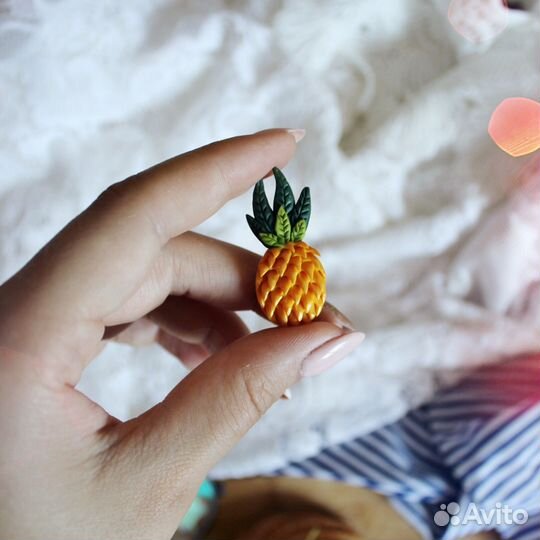 Значок, брошь ручной работы