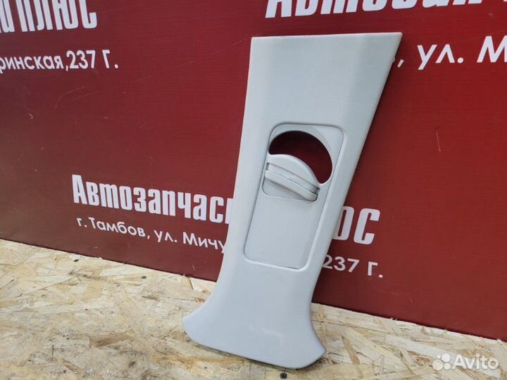 Обшивка средней стойки правая LADA Vesta