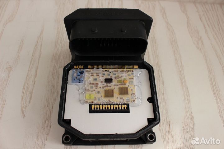 Блок ABS / VSC / TRC Toyota Avensis (Bosch 5.7)