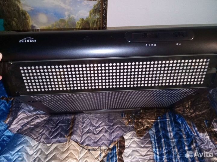 Вытяжка кухонная Elikor