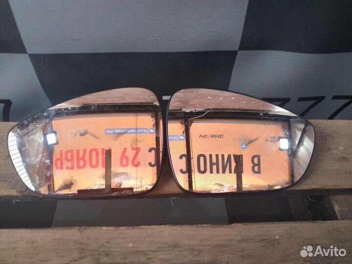 Зеркальный элемент левый правый Citroen C4 1 (05-11)