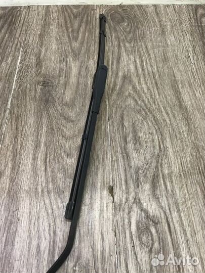 Поводок дворника задний Opel Insignia хетчбэк 5-ти