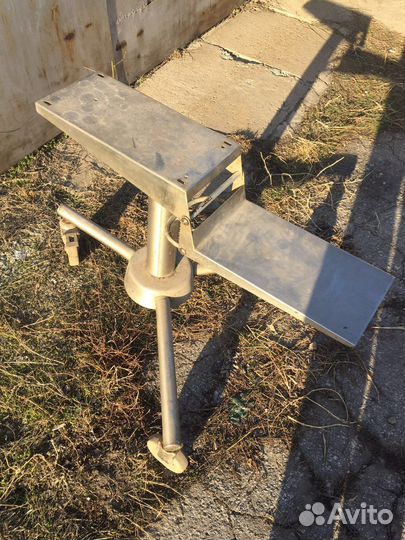 Станина из нержавейки на колесах