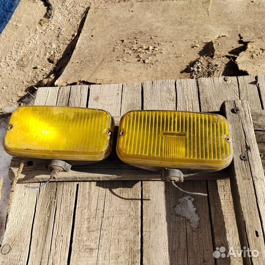 Продам туманки мазда титан