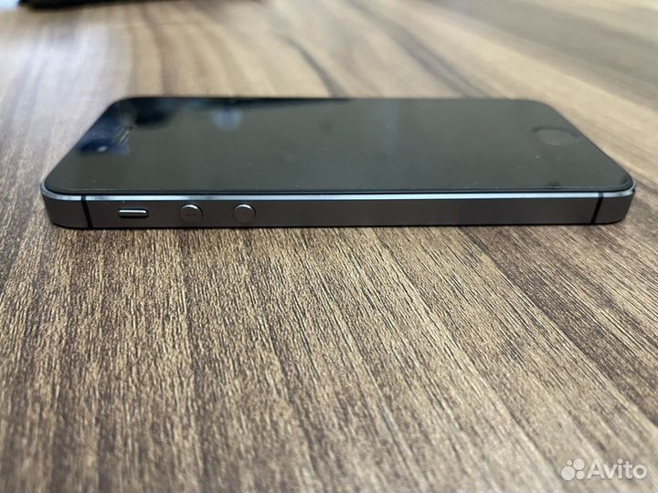 Телефон iPhone 5s