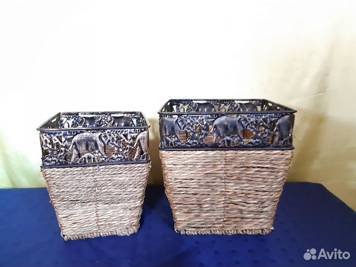 Кашпо – соломка, металл «бронза» с чеканкой