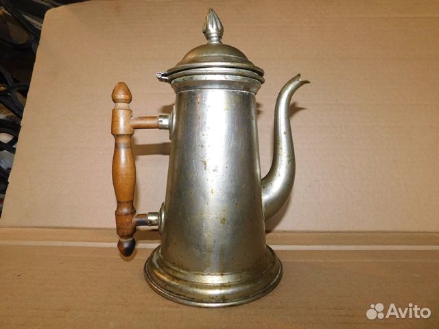Антикварный, красивый,латунный кофейник ри Польша