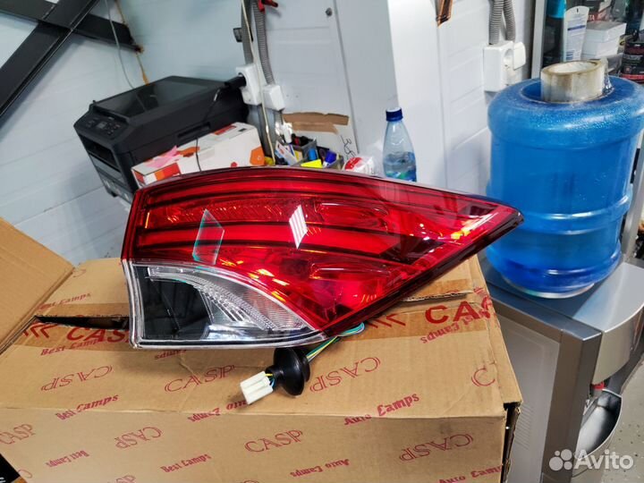 Фонарь задний прав тайота фортунер 15