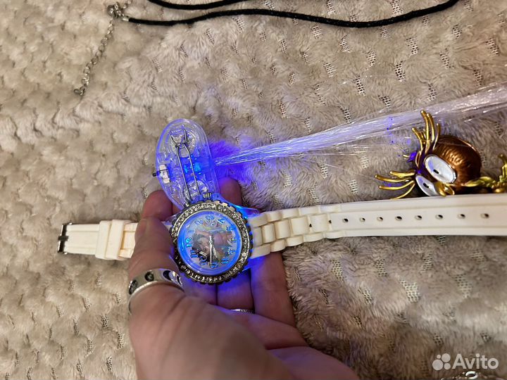 Украшения и заколки для волос для девочки