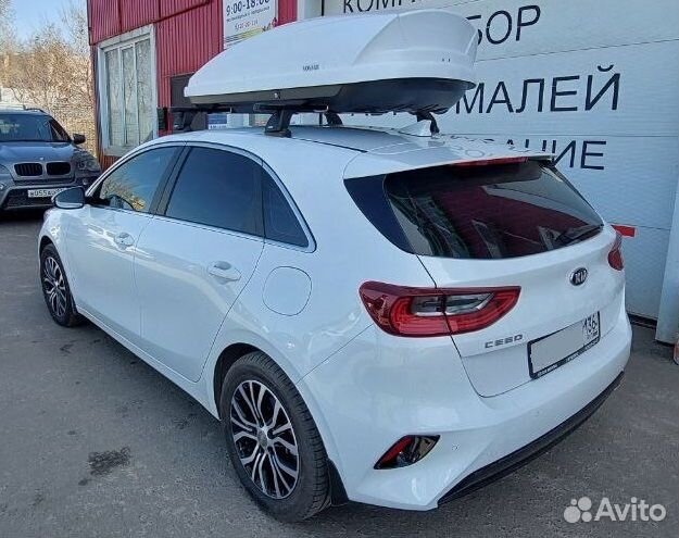 Бокс на крышу Voyage L 440 литров