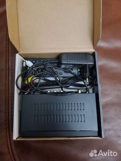 Тв приставака Lumax 20 каналов + Wi-Fi