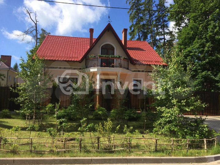 Дом 236,2 м² на участке 6,3 сот.