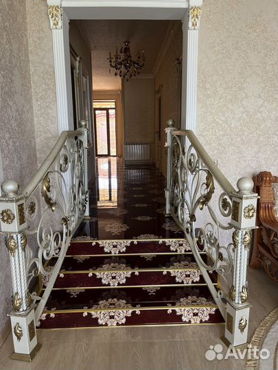 Кованные перила на лестницу