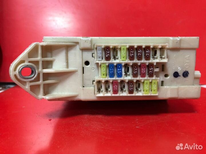 Блок предохранителей Lexus Gs 3