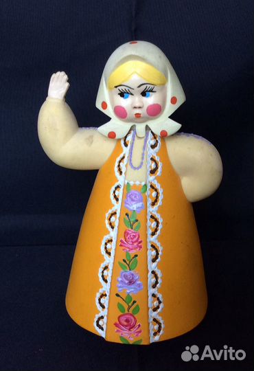 Качающаяся кукла советских времён