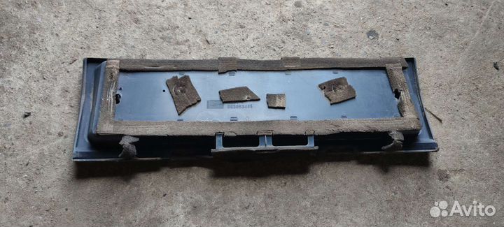 Накладка багажника Audi 80 B3