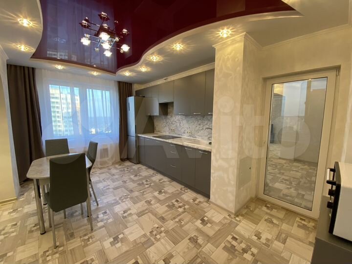 2-к. квартира, 70 м², 14/17 эт.