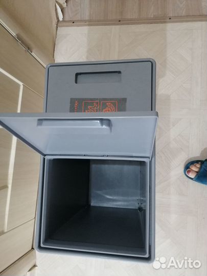 Контейнер для раздельного сбора мусора