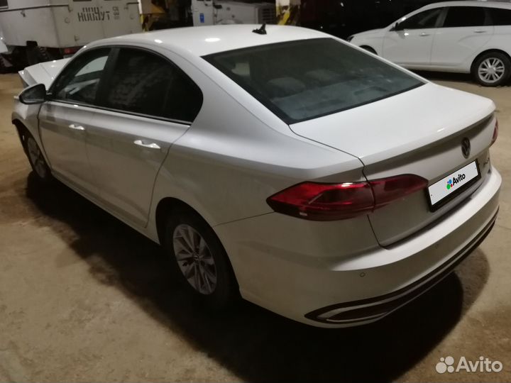 Volkswagen Bora 1.5 AT, 2022, битый, 44 342 км