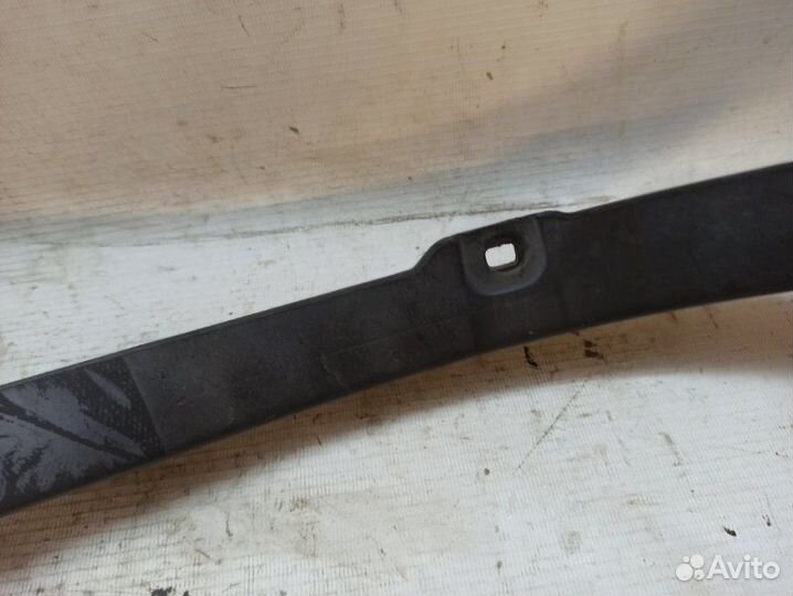 Накладка крыла задняя левая Nissan X-Trail NT31