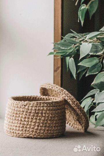 Корзина плетенная с крышкой