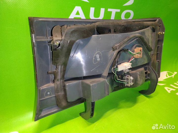 Вставка между стопов toyota RCH41 3rzfe 1997 Задн. Лев