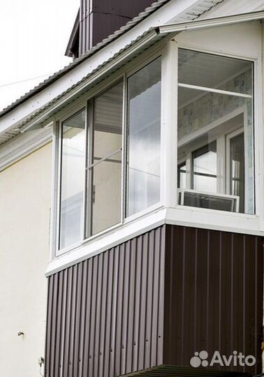 Отделка балконов и лоджий. Остекление балкона