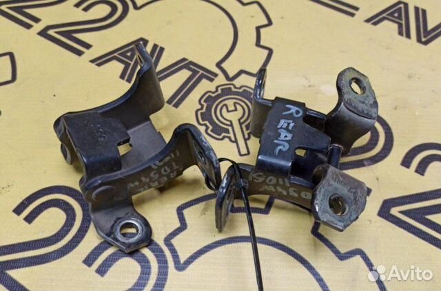 Петли багажника Suzuki Escudo TD54W J20A 06.2006