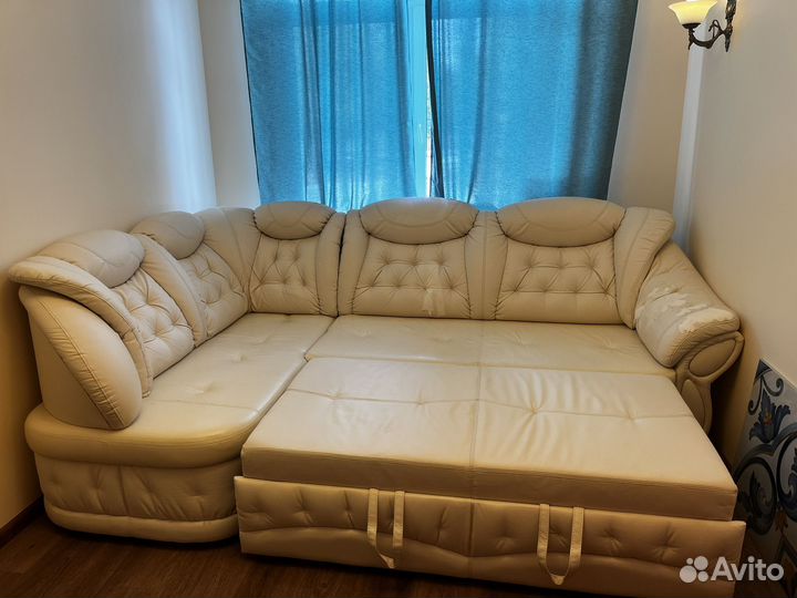 Кожаный угловой диван бу