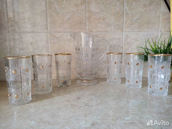 Графин со стаканами