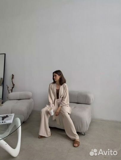 Костюм брючный оверсайз 42 44