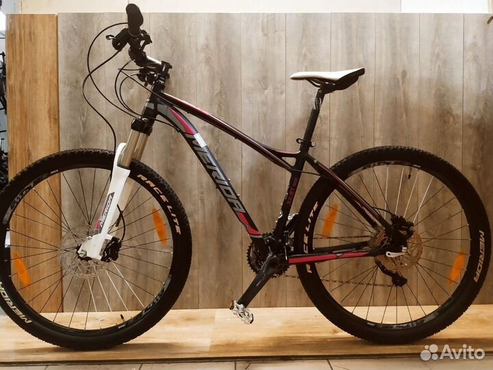 Женский велосипед 27.5 Merida Juliet 7.900/Air/XT