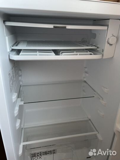 Холодильник Midea ретро