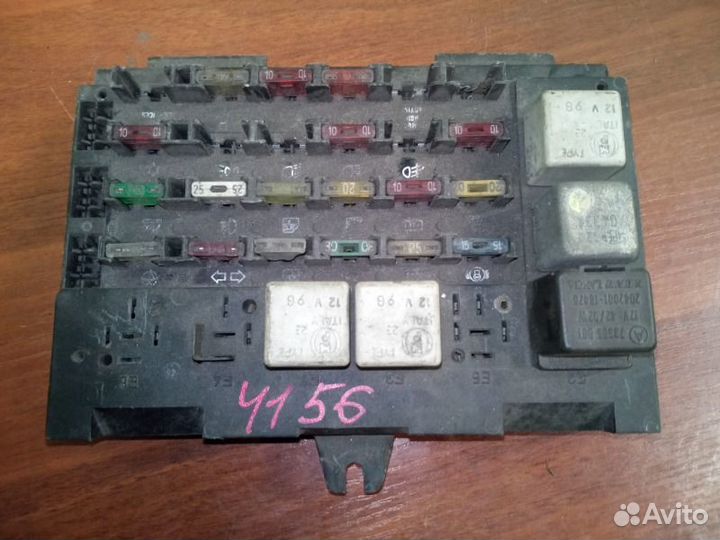 Блок предохранителей Alfa Romeo 164 1990