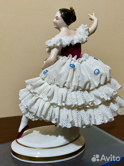 Балерина в светлом платье. Volkstedt