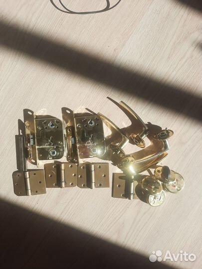 Замки защелки ручки дверные петли дверные