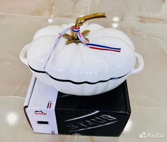 Кастрюля чугунная staub