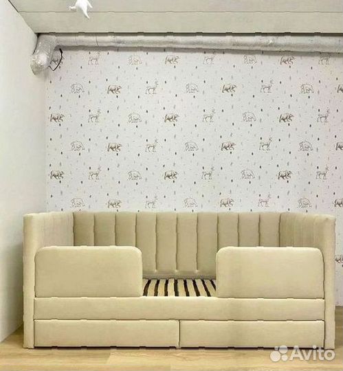 Детская кровать с мягкими бортиками