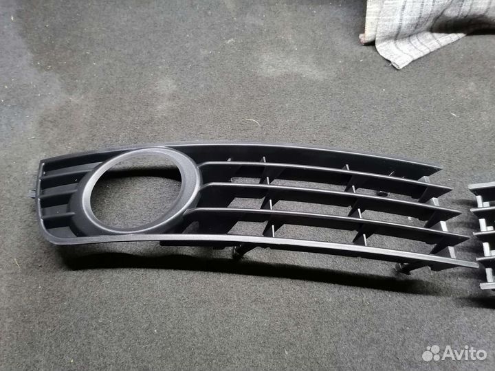 Решетка противотуманок audi А4 B6