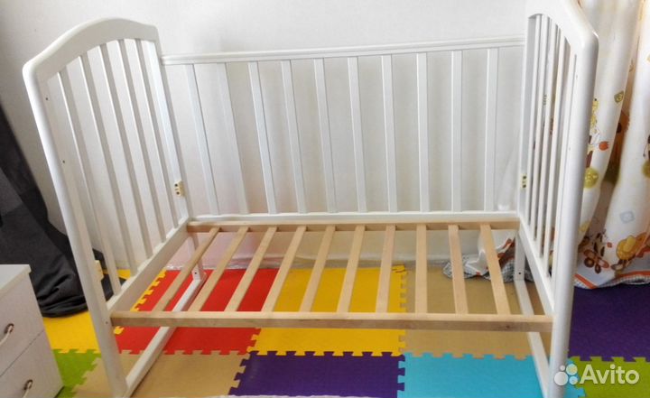 Детская кроватка с маятником белая дерево Берёза