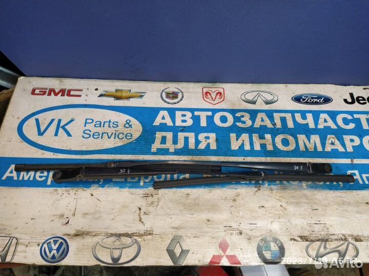 Поводок стеклоочистителя Opel Zafira B 05-15