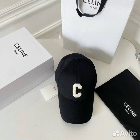 Черная кепка Celine