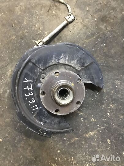 Кулак поворотный задний правый Audi A6 С5 1997