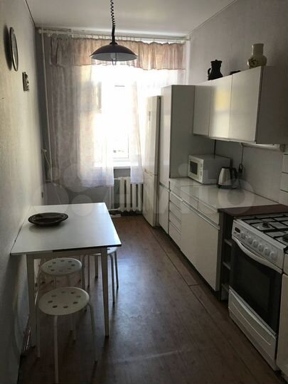 4-к. квартира, 85 м², 2/4 эт.