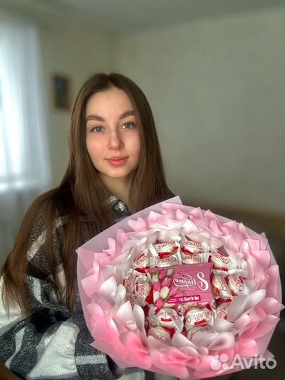 Съедобный букет из Rafaello и чая на 8 марта