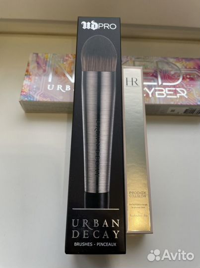 Палетка теней Urban Decay, кисти