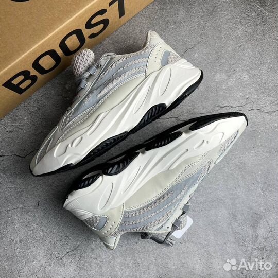 Кроссовки Adidas Yeezy Boost 700 v2 Static (36-45)