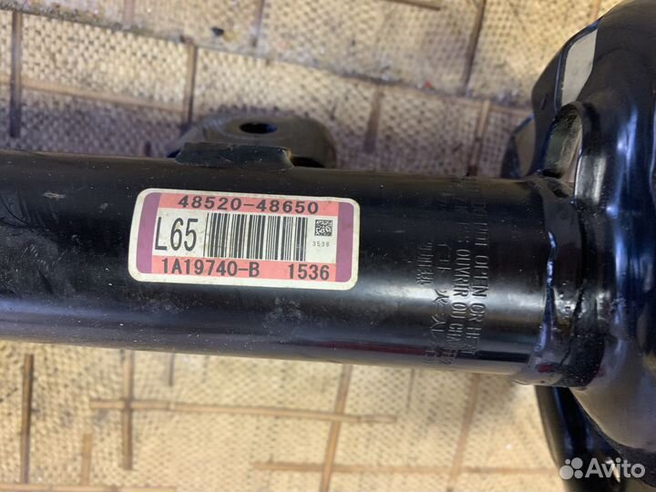 Стойка передняя левая toyota venza